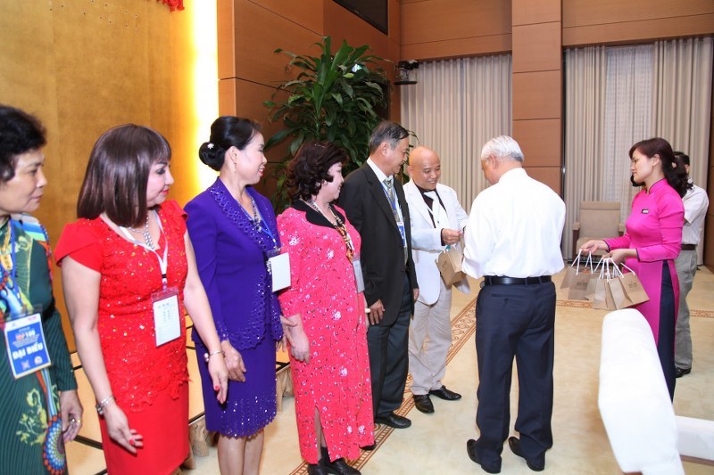 IBV Thực địa