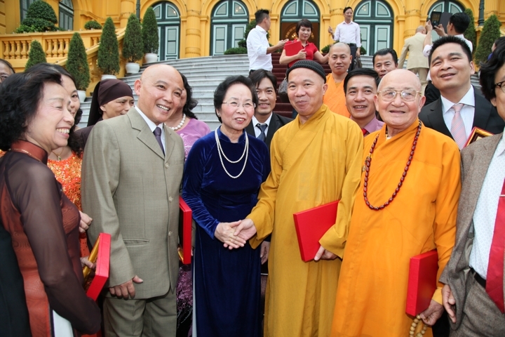IBV Thực địa